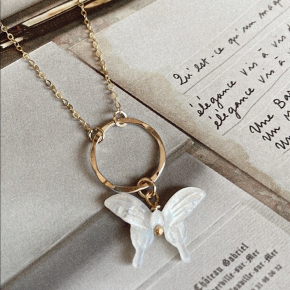 tramps+thieves Jewelry - Vuela Necklace